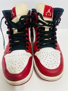 Nike Air Jordan 1  Chicago (554724-173) MidTop Athletic Shoes Wht/Red Sz 8